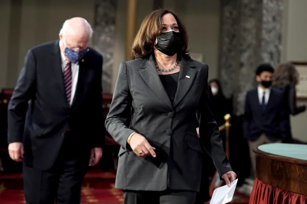 Harris camp slaps Left over blame on minimum wage