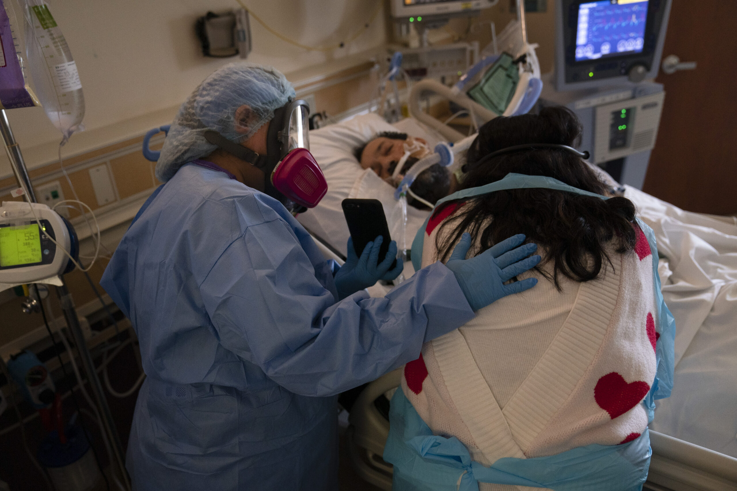 New coronavirus cases and deaths dropping in California