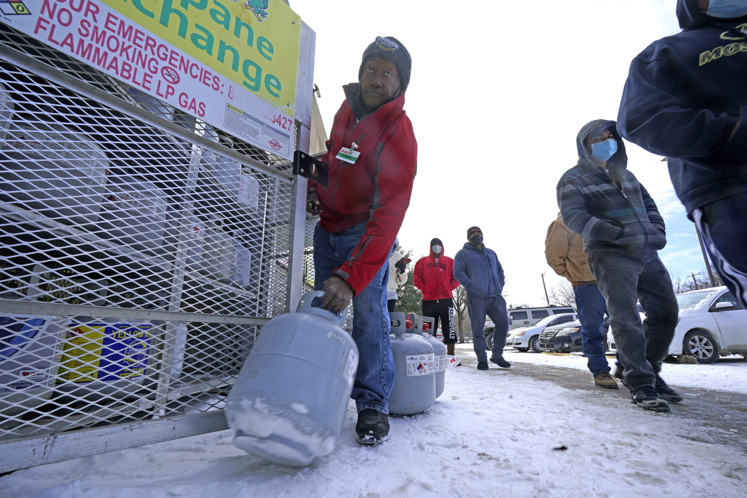 Natural gas prices spike as gun-shy shale producers hold back