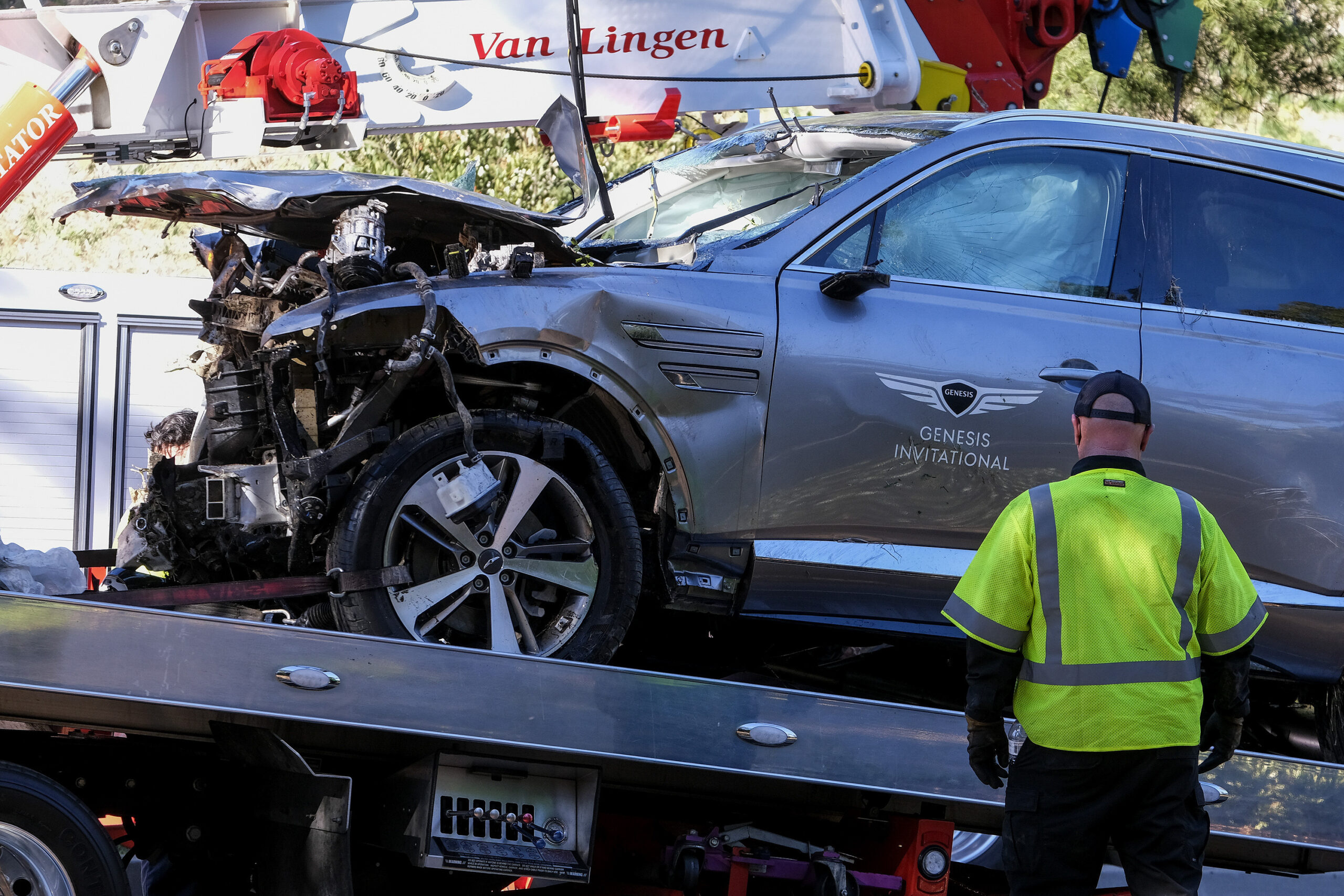 Charges not being considered in Tiger Woods crash: LA sheriff