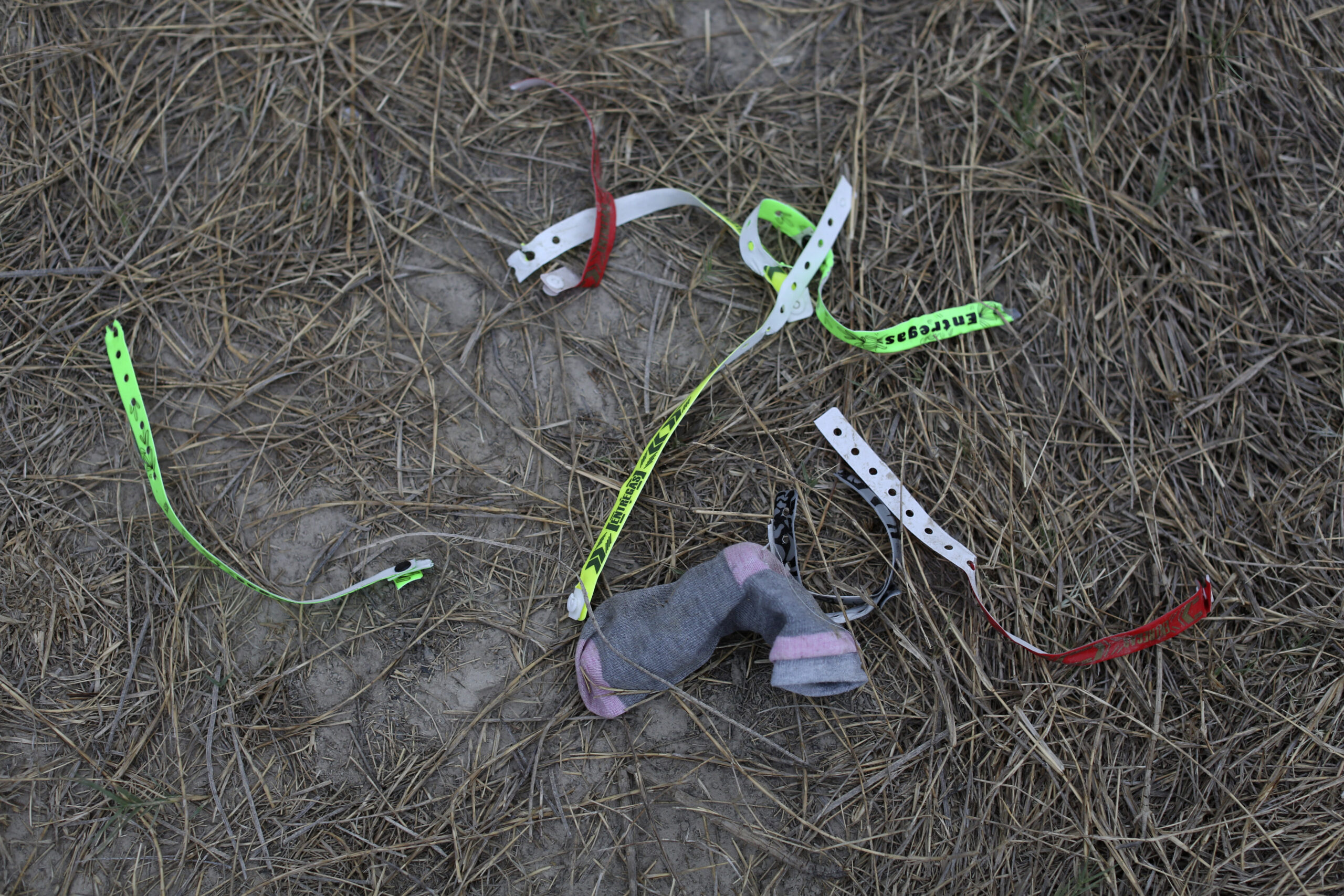 Migrant trash forces border agents into garbage collection