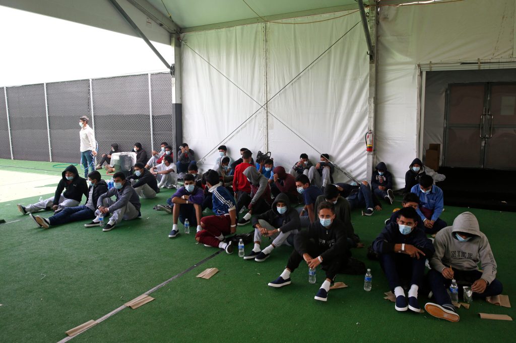 Border crossers get 1 year ‘renewable’ amnesty and Social Security card