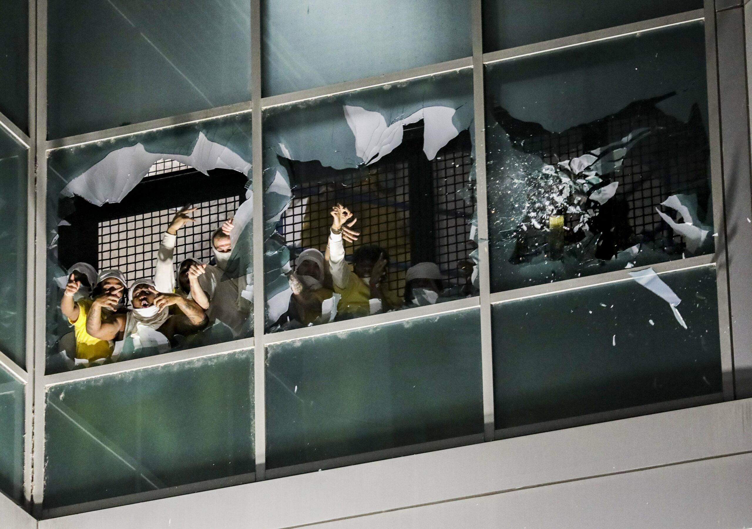 St. Louis inmates break windows and set fires at jail in weekend uprising