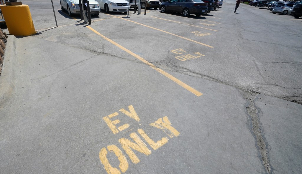 Biden’s electric vehicle plan is a road to nowhere