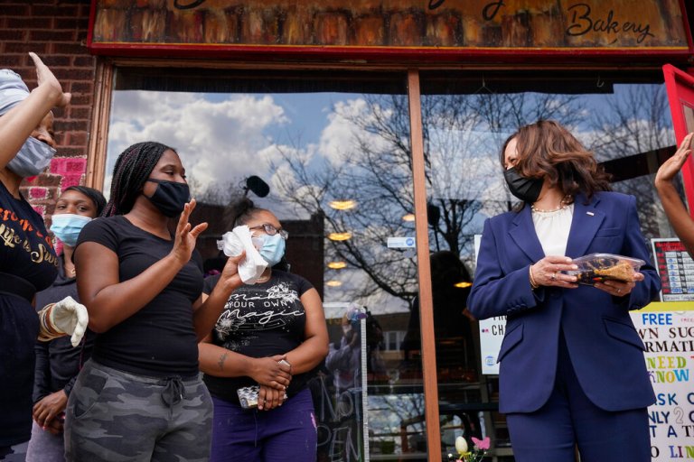 Business is booming for Chicago bakery visited by Kamala Harris
