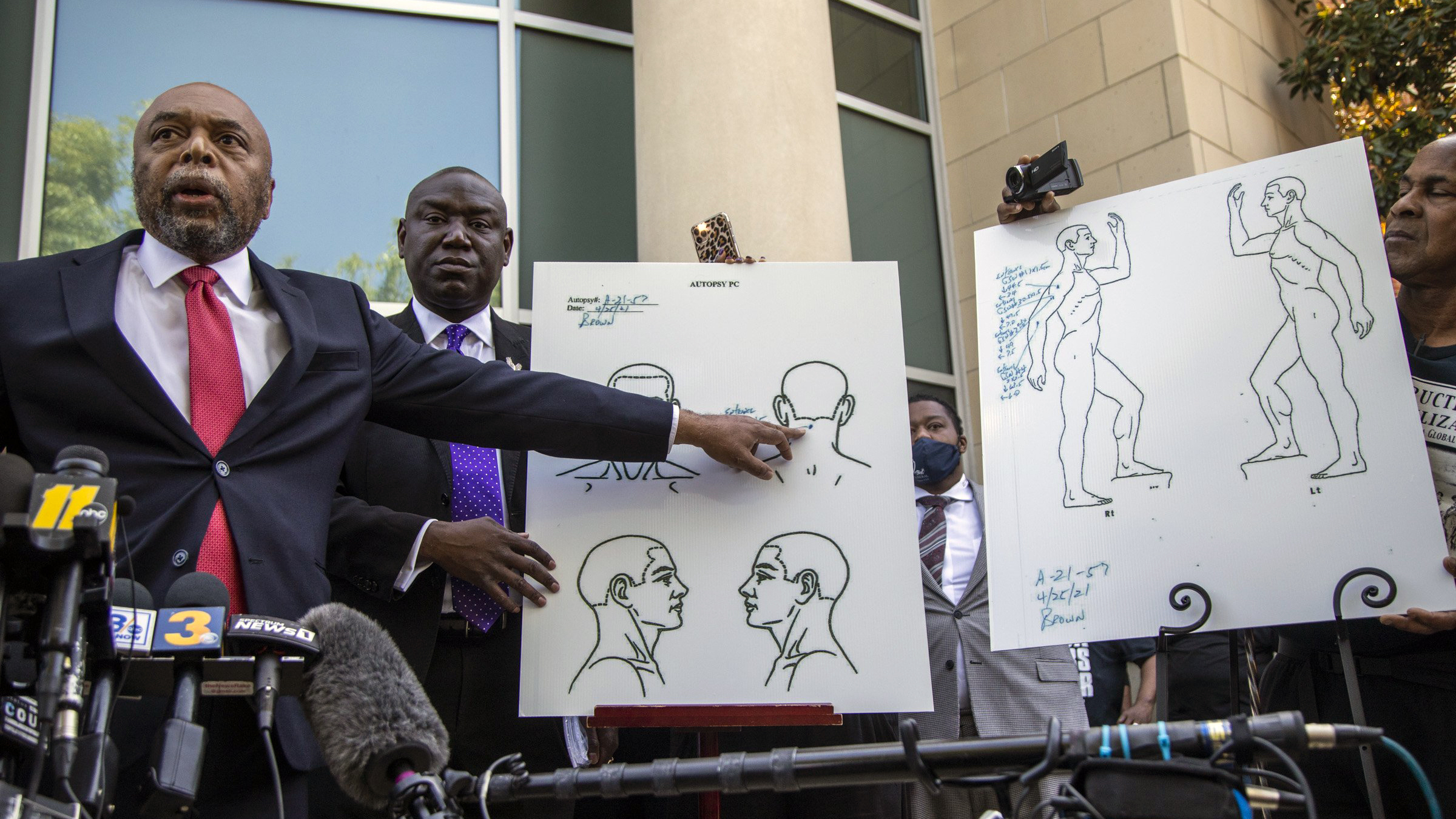 FBI opens ‘federal civil rights investigation’ into police shooting of Andrew Brown