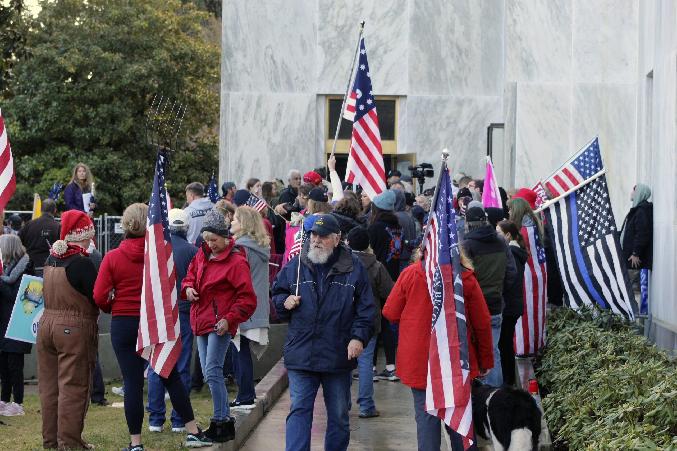 Oregon GOP state lawmaker charged for letting anti-lockdown protesters into state Capitol
