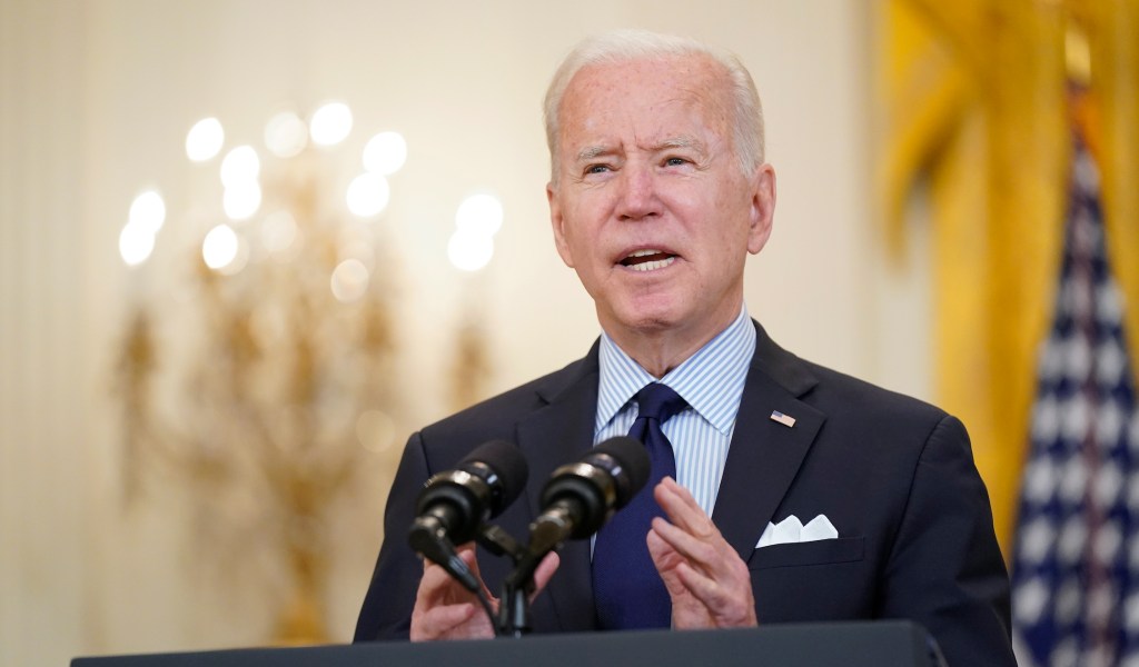 Biden defends indoor mask-wearing