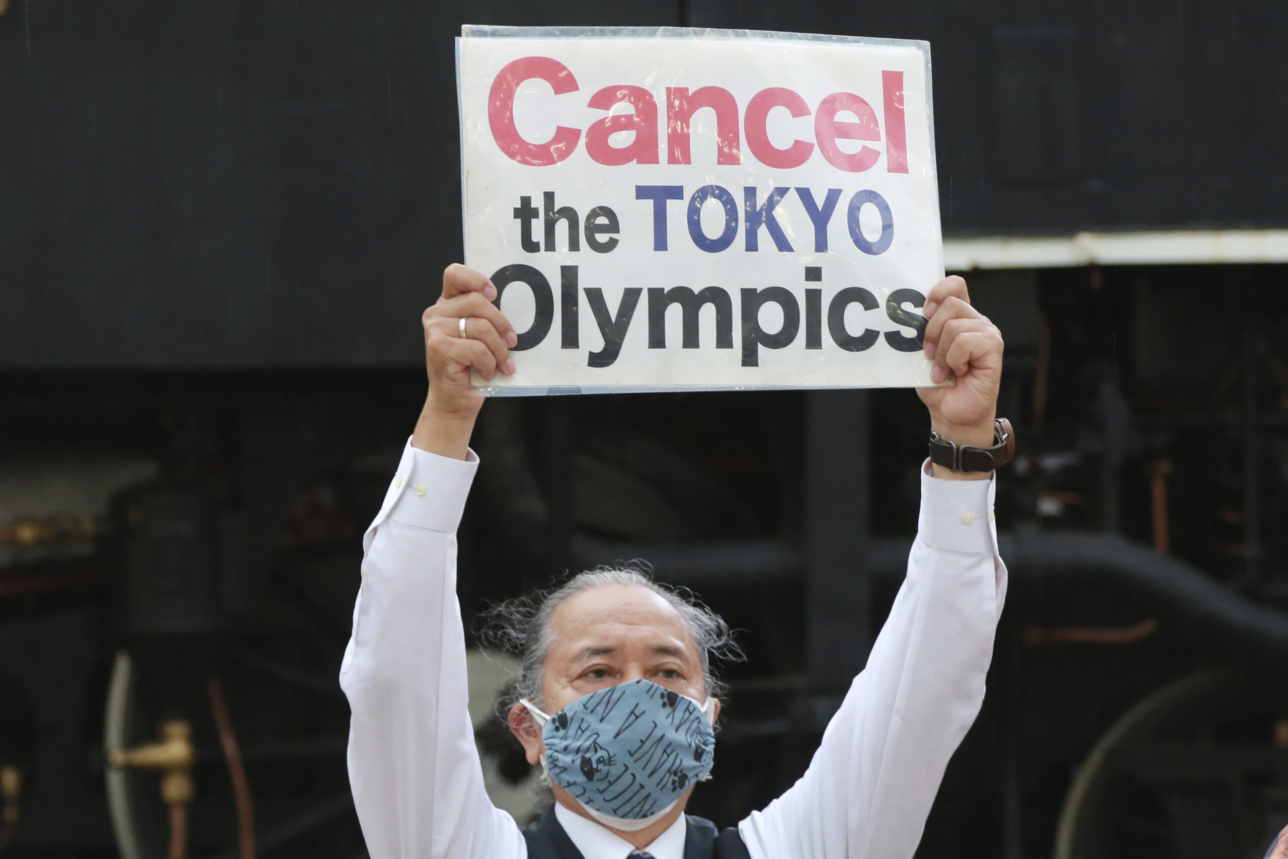 Tokyo governor to shutter public viewing sites for Olympics