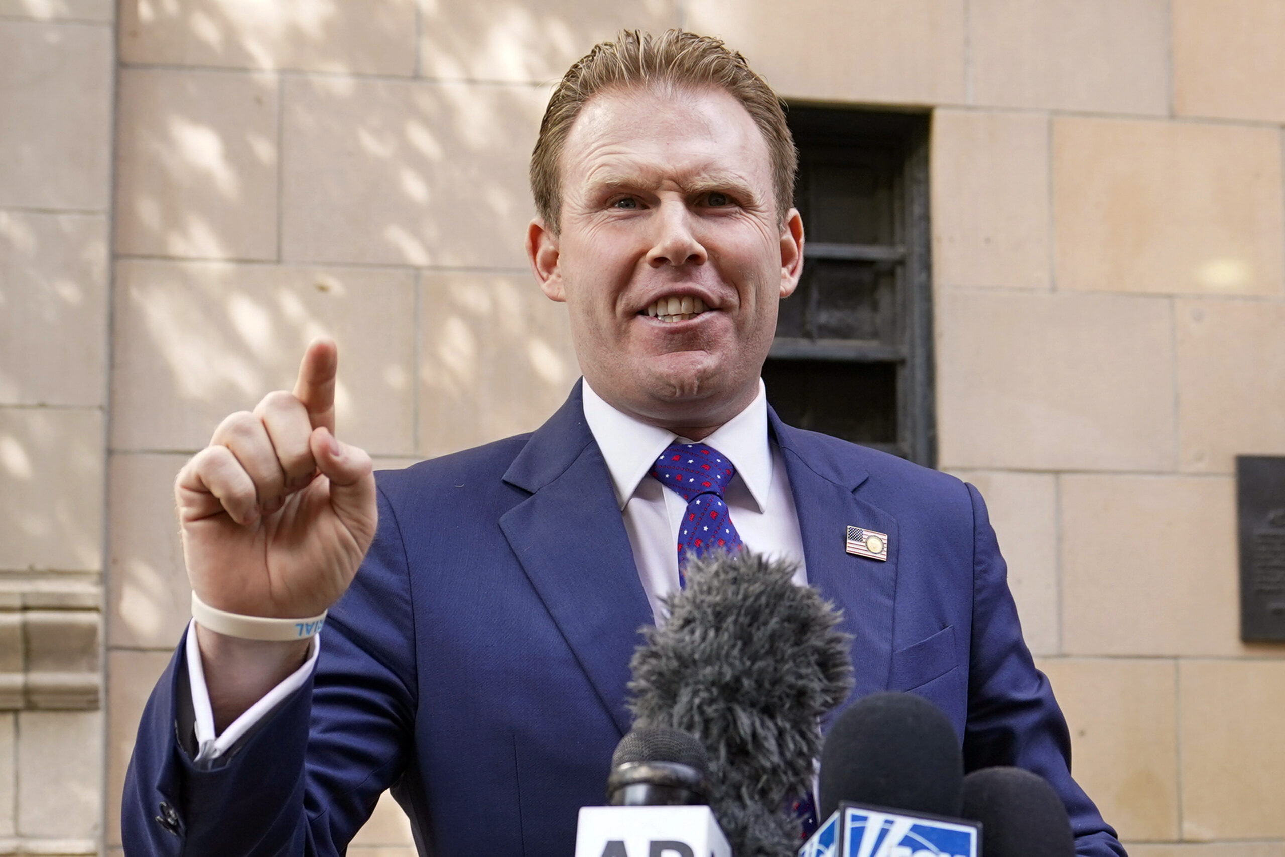 Andrew Giuliani says he ‘looked under the hood’ of 4-month-old daughter in trans remarks