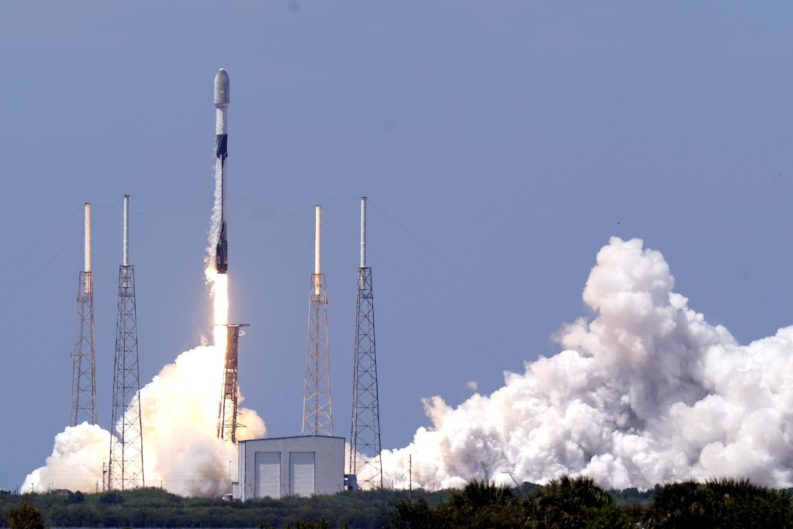 Air Force to research using commercial rockets to transport cargo