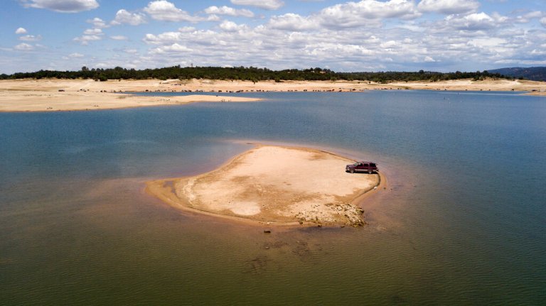 California drought reveals missing 1965 plane crash site