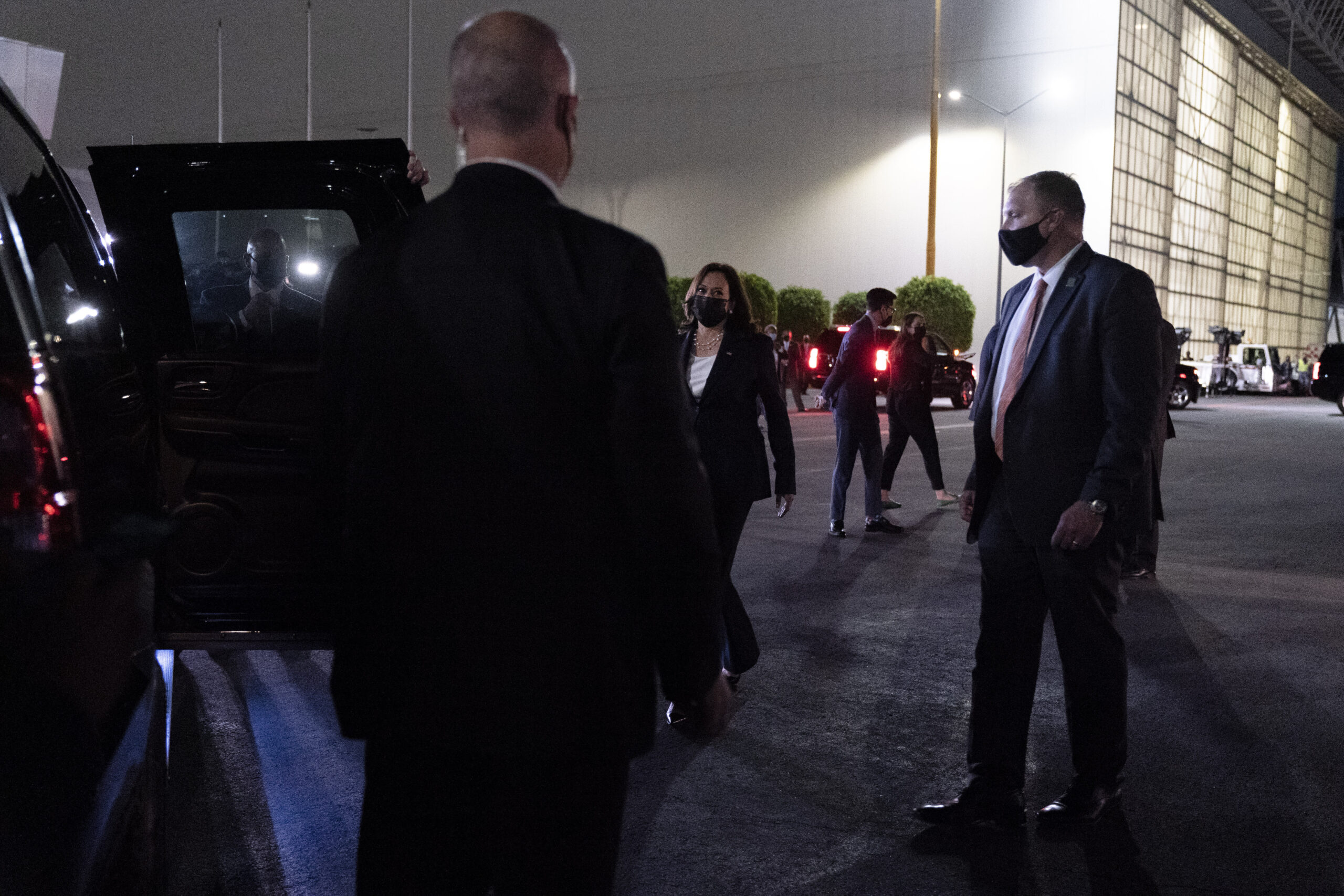 Harris motorcade swarmed by Mexican journalists on motorbikes en route to AMLO meeting