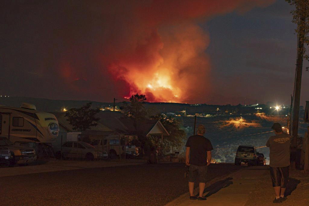 Arizona governor issues emergency declarations after wildfires burn more than 146,000 acres