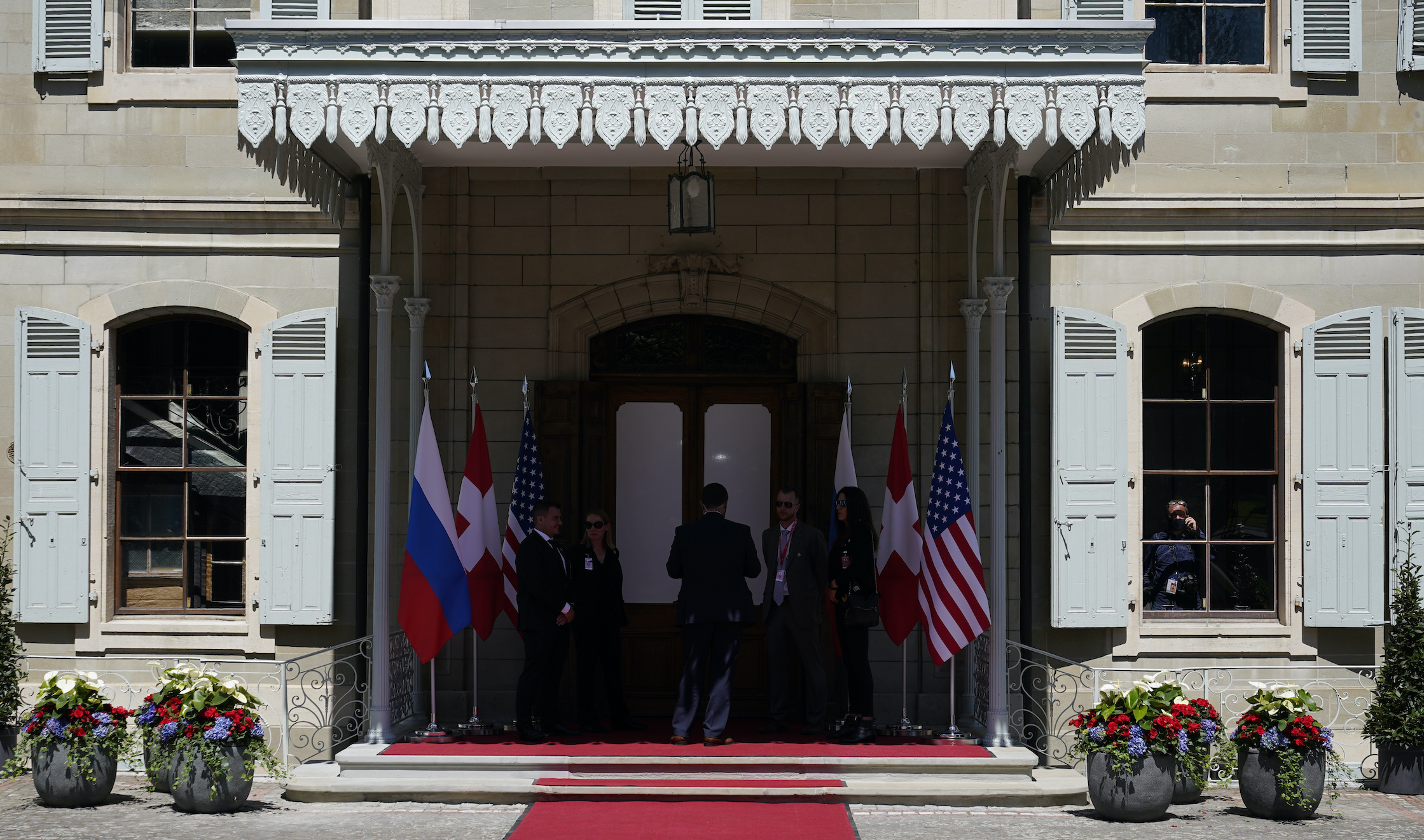 Biden arrives at Geneva’s Villa La Grange for tense talks with Putin