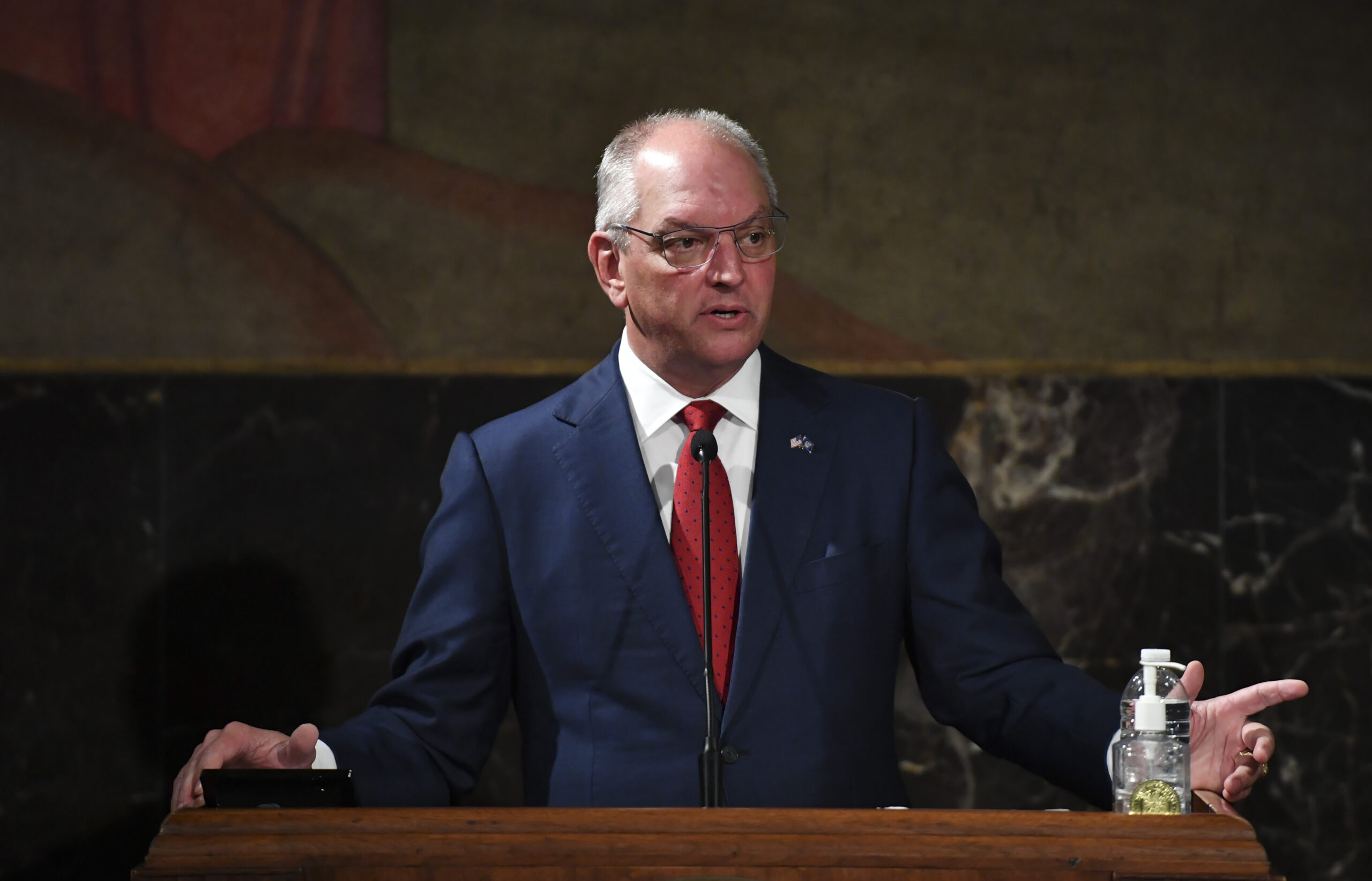 Edwards signs legislation enabling sports betting in Louisiana