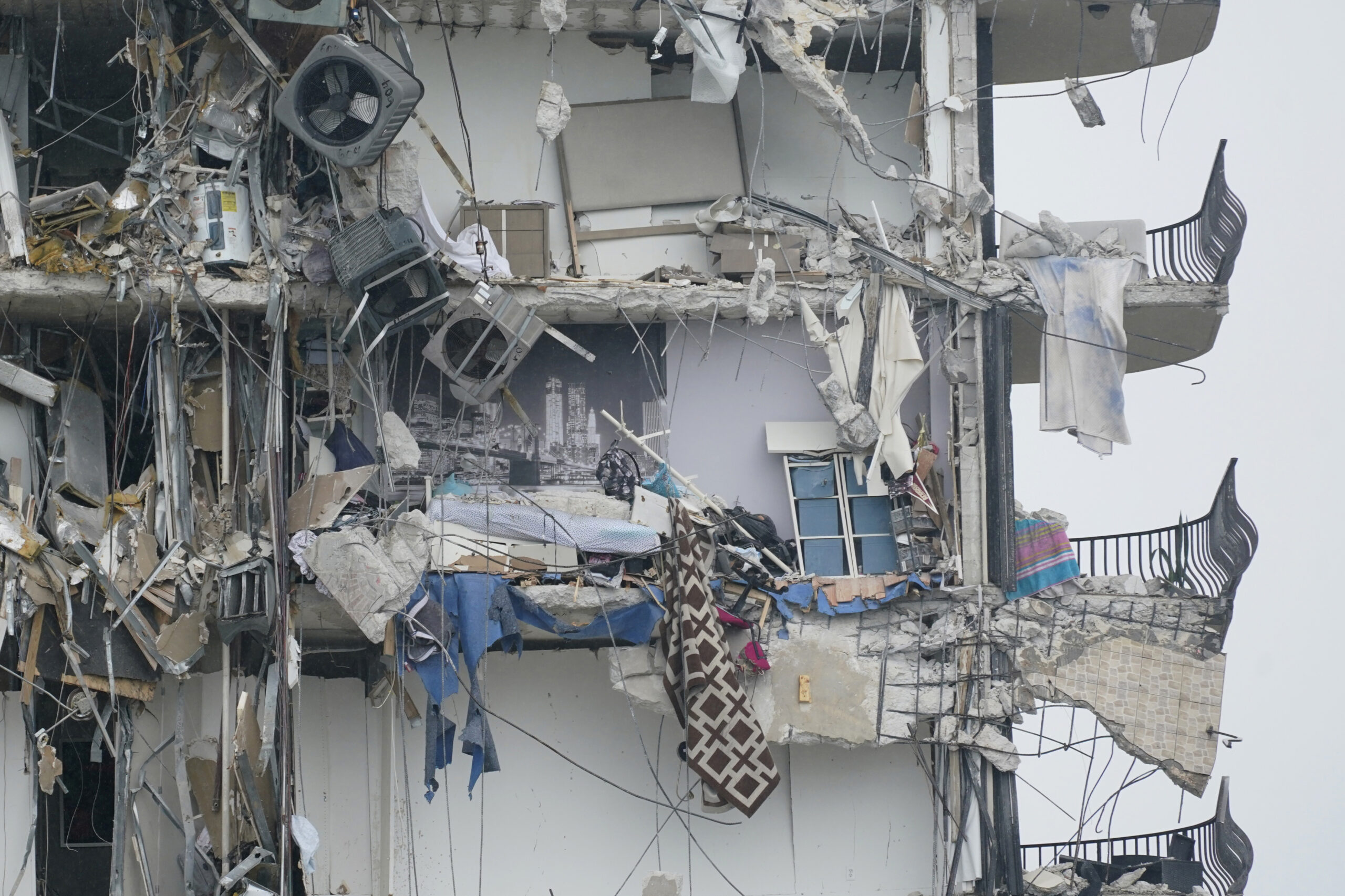 Expert says ‘concrete cancer’ might have caused Champlain Tower partial collapse