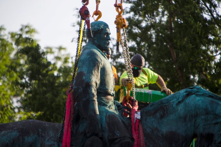 Crews in Charlottesville remove statues of Robert E. Lee and Stonewall Jackson