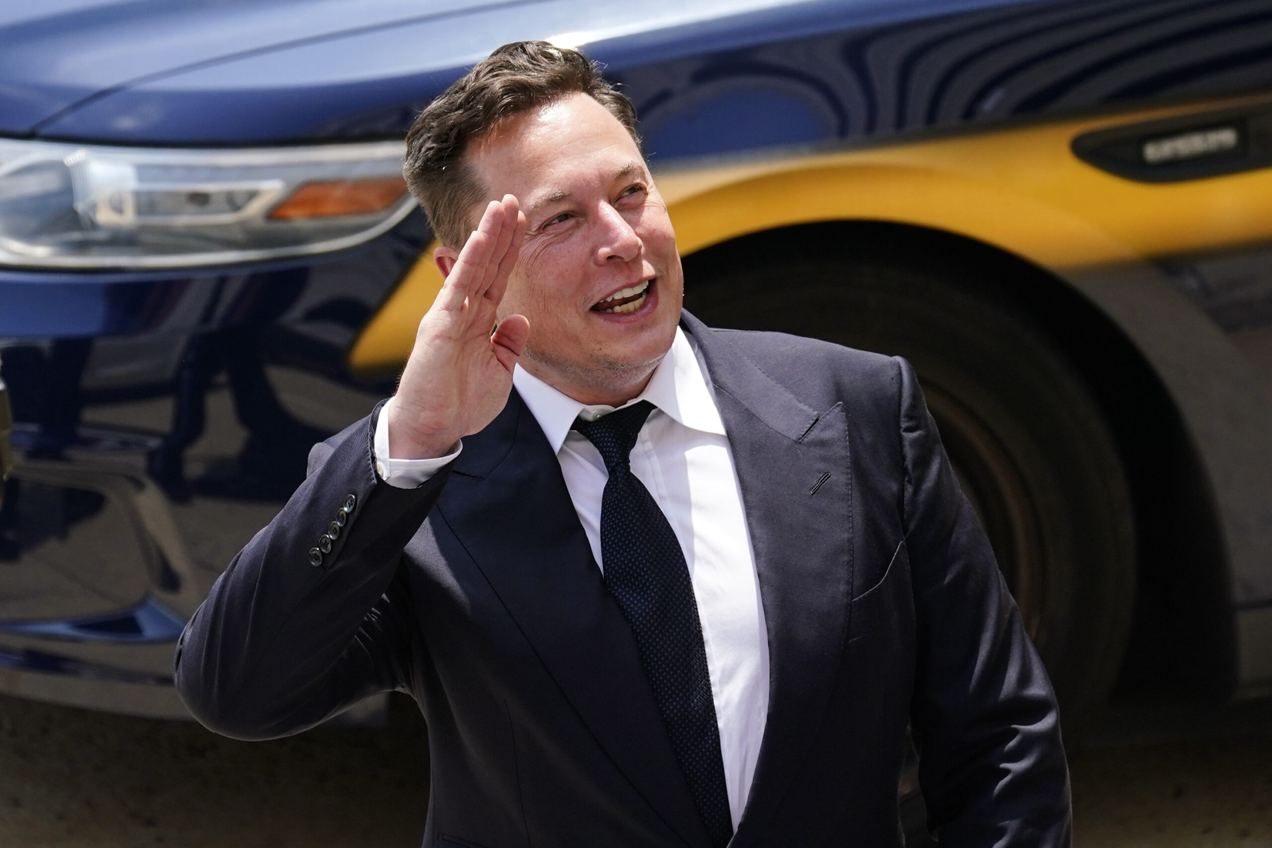 Vomiting attorney interrupts trial involving Tesla CEO Elon Musk
