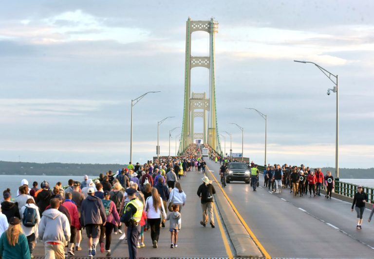 Michigan bridge reopens after brief closure due to bomb threat
