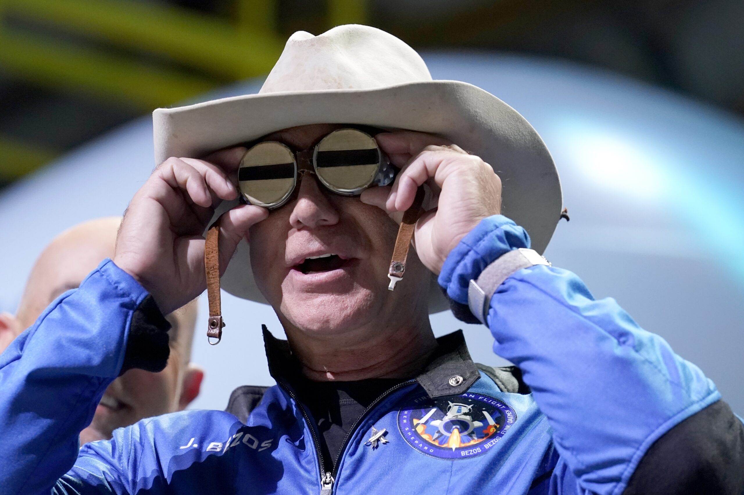 Celebrities and politicians criticize Bezos after he thanked Amazon employees for spaceflight