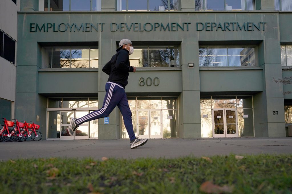California unemployment claims increase for a fourth straight week