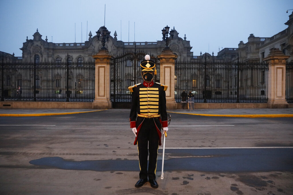 Former Peruvian chief of staff caught stashing $20,000 in palace bathroom