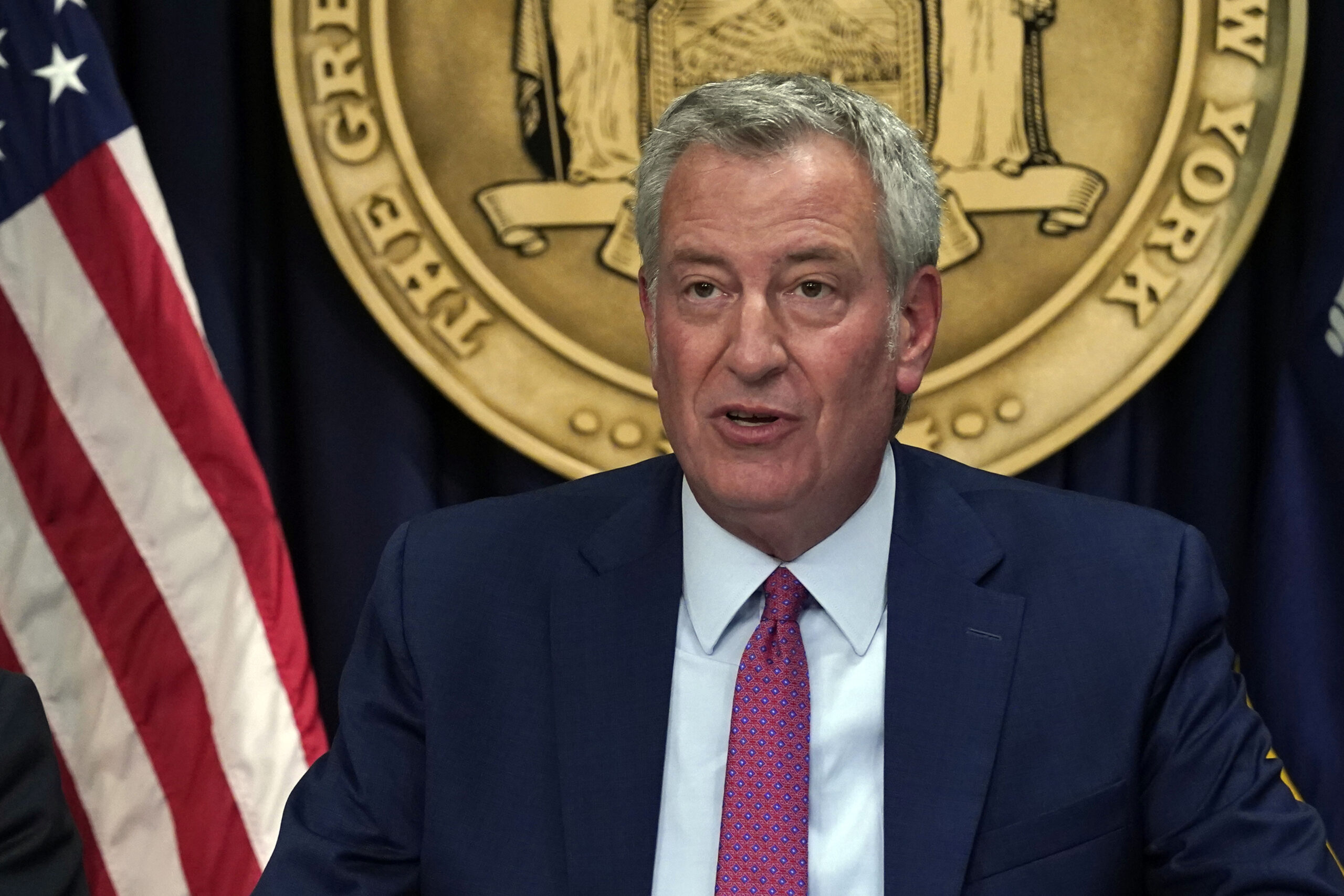 Bill de Blasio warns ‘very close eye’ should be kept on Cuomo during final days in office