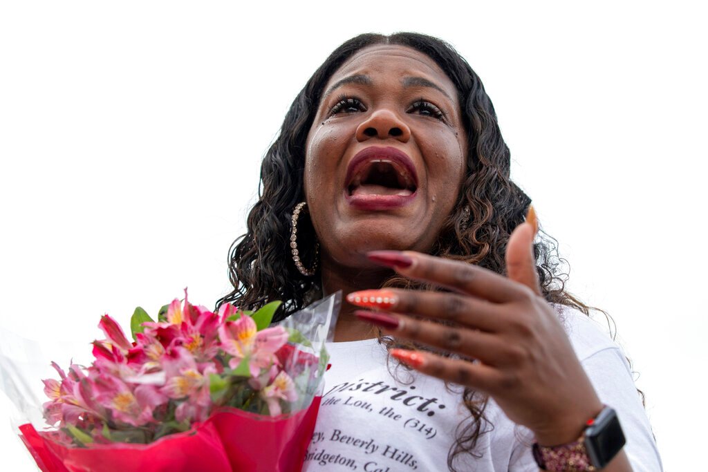 Cori Bush marries campaign security guard in private ceremony: Report