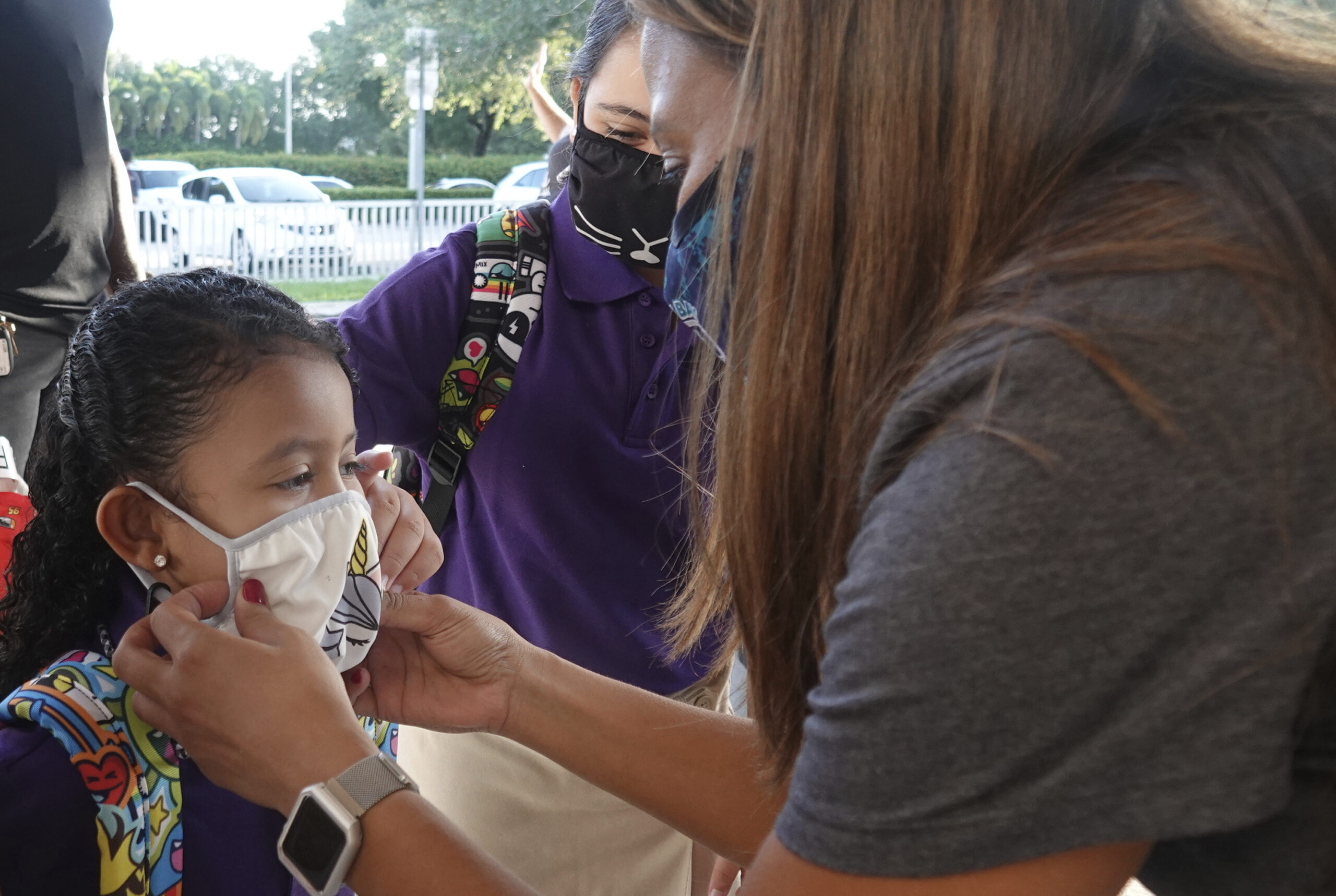 Poll finds slight majority support parent control in Florida school mask debate