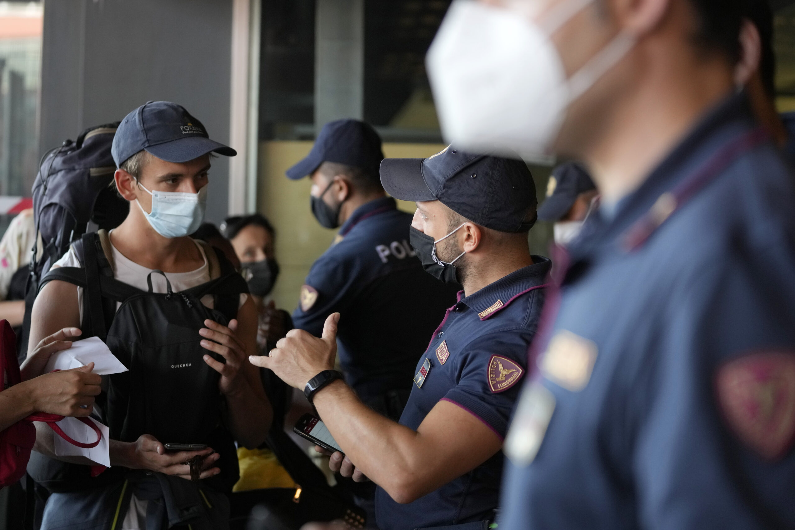 Italian anti-terrorism police raid homes of anti-vaccine proponents over violence concerns