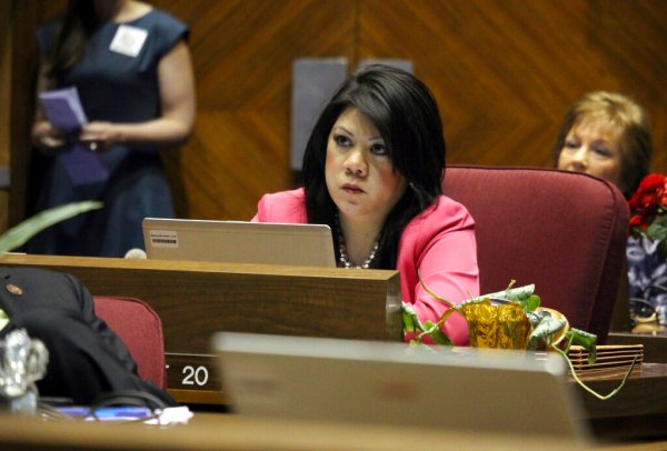 GOP Arizona governor candidate drops out hours before Trump rallies with endorsed rival