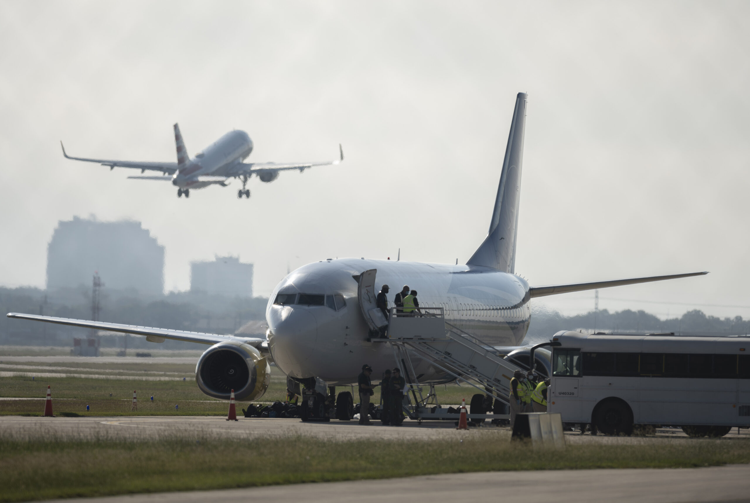 New bill would bar tax dollars from funding flights for illegal immigrants