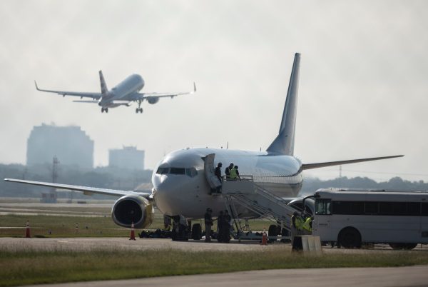 New bill would bar tax dollars from funding flights for illegal immigrants