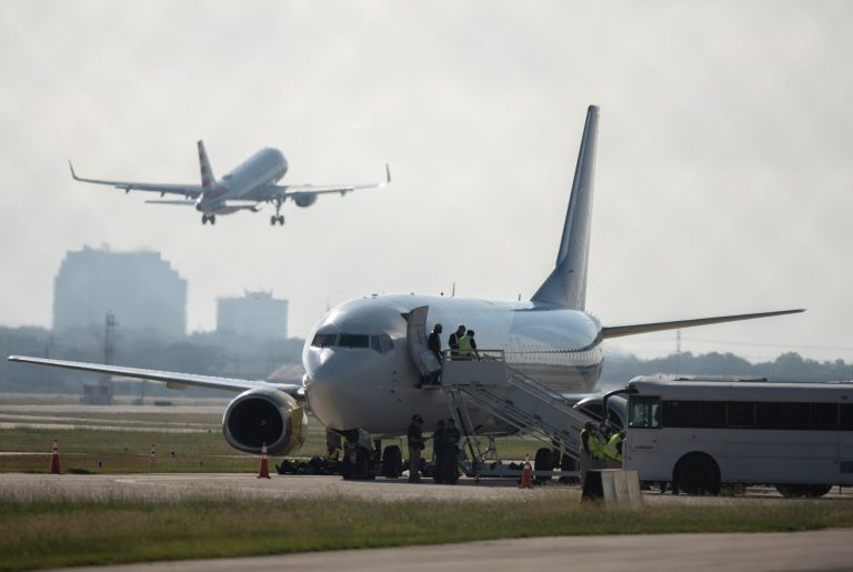 New bill would bar tax dollars from funding flights for illegal immigrants