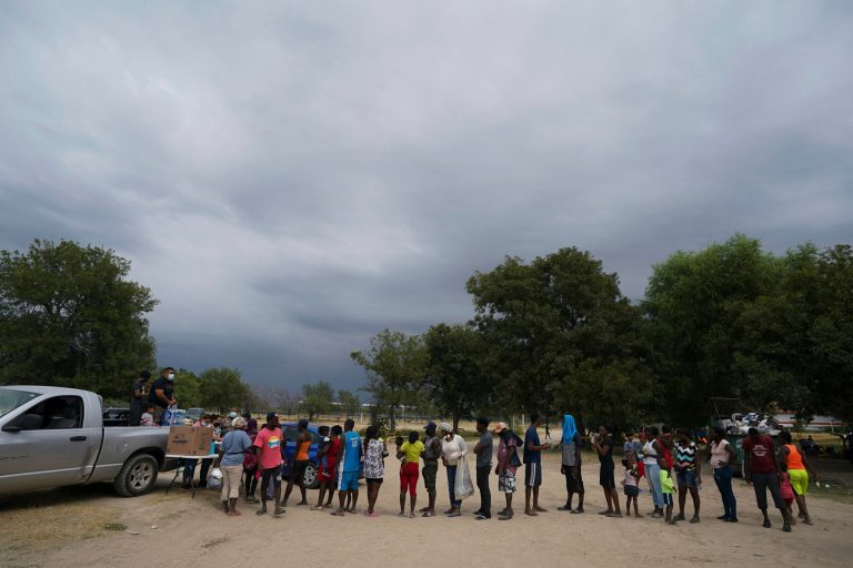 DHS contractor condemns Biden migrant flights: ‘Betraying the American people’