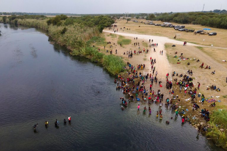 UN provides money and asylum stories to US-bound migrants