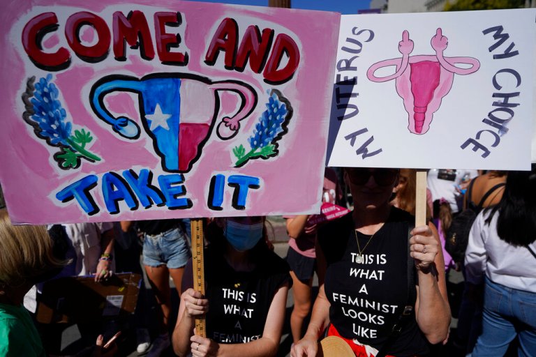 Biden lifts abortion referral ban on family planning clinics