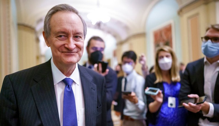 GOP senator accuses Biden of breaking campaign pledge for backing Manchin deal