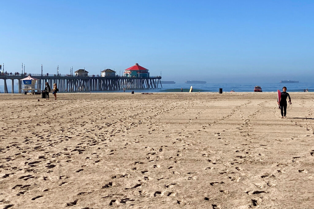 50,000 gallon sewage spill closes off Orange County beaches