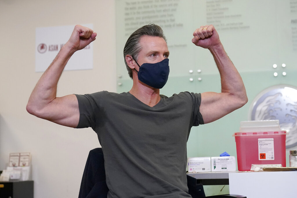 Disappearing Newsom scrambles to announce livestreamed ‘fireside chat’