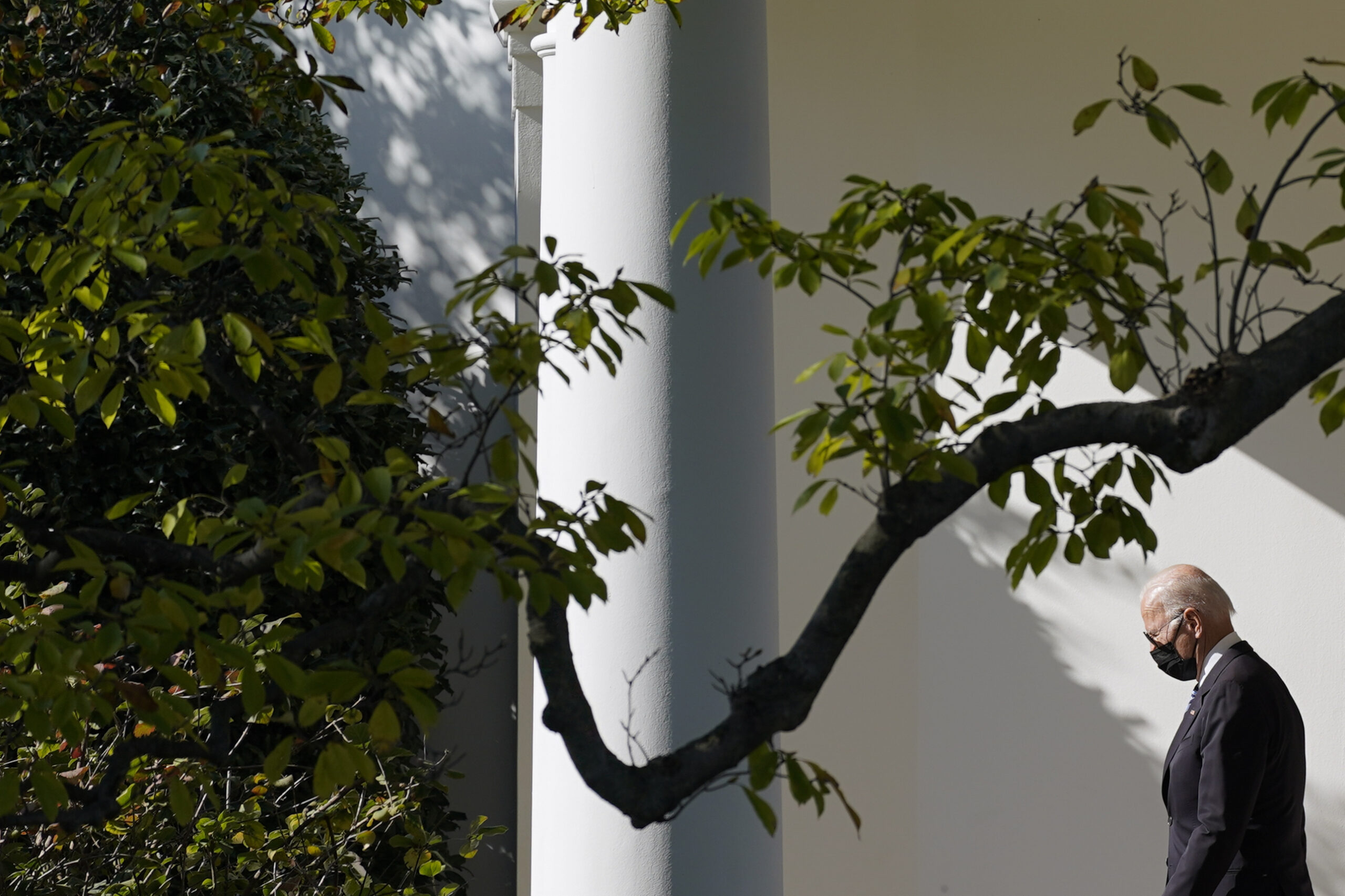 Biden risks seeming out of touch as he tries to spin the economy