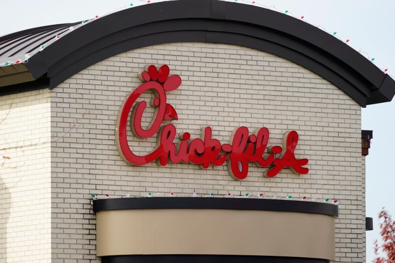 WATCH: Florida Chick-fil-A worker saves day by tackling would-be carjacker