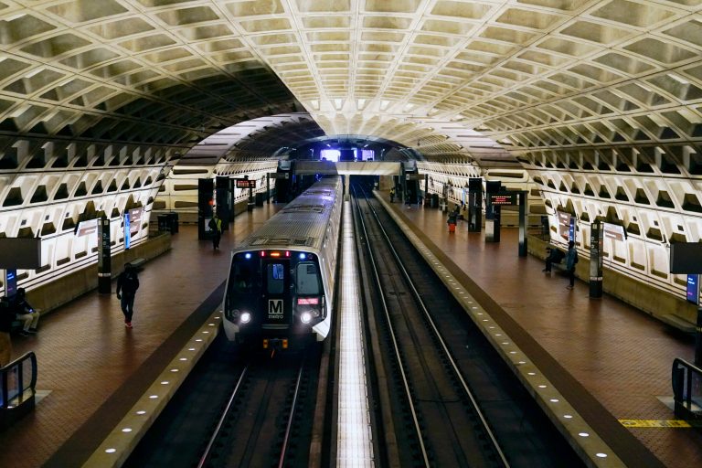 DC Metro train derails near Reagan National Airport