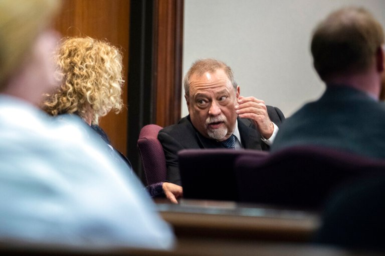 Man convicted in Arbery killing had 16 phone calls with prosecutor: Filing