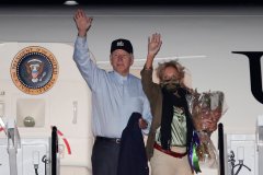 Voters turning away from Biden and Democrats as inflation and pandemic persist, polls show