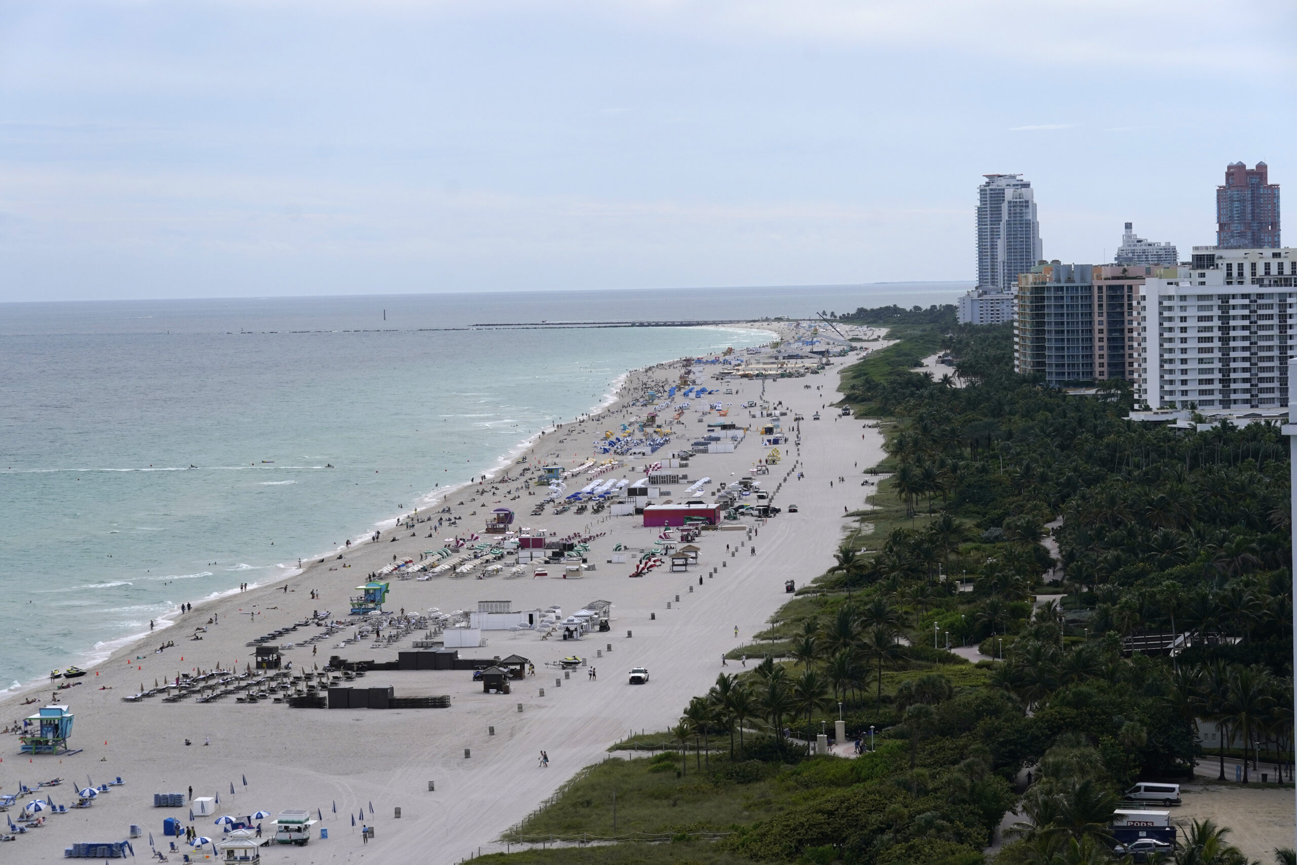 Florida touts record tourism numbers in third quarter despite travel warnings