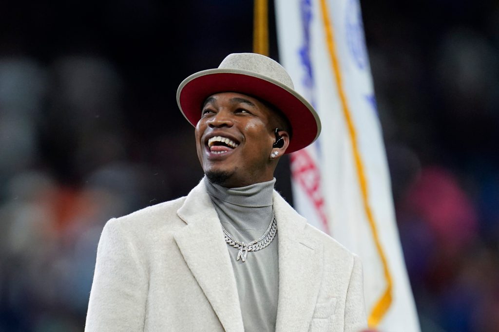 Ne-Yo corrects media team, says he doesn’t apologize for defending children