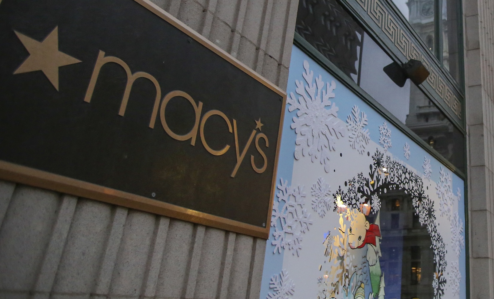 Security guard stabbed to death at Philadelphia Macy’s