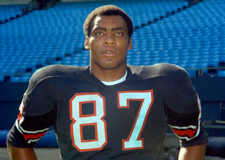 Football Hall of Famer Claude Humphrey dies at age 77